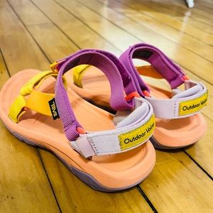 Teva x Outdoor Voices - a collab that no longer exists!